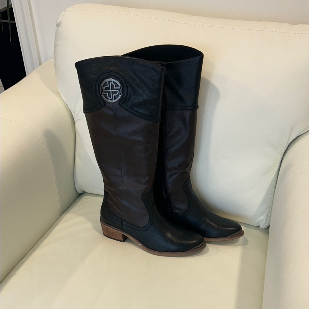 Baretraps Black and Brown Knee-High Riding Boots Size 9M NEW